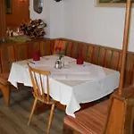 Gasthaus Raiffeisen Πανσιόν Innervillgraten