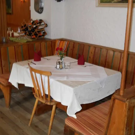 Gasthaus Raiffeisen بيت ضيافة انرفلغراتن
