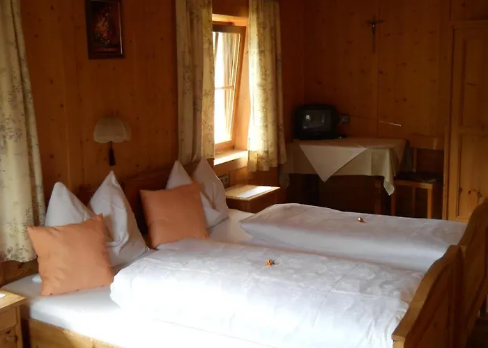 Gasthaus Raiffeisen Гостевой дом 3*